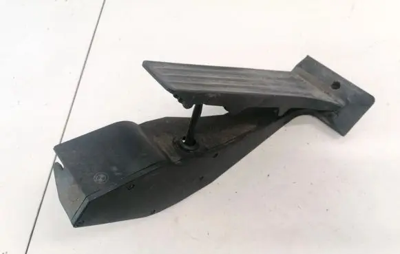 BMW 1 E81 E87 Accelerator throttle pedal 3542677264601 35426772646-01