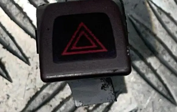 Volvo V50 Hazard light switch 8651399 05W063