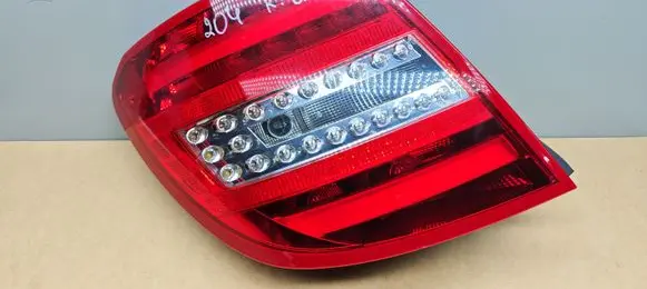 Mercedes-Benz C W204 Rear/tail lights A2048204664