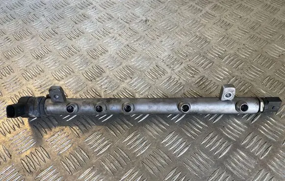 Mercedes-Benz A W169 Fuel main line pipe A6400702395 0915500420 A6110780449