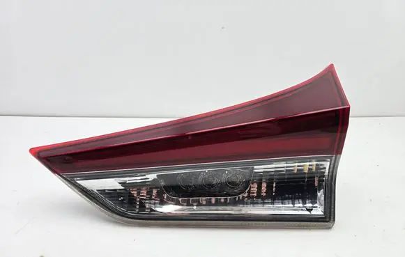 Toyota Auris E180 Tailgate rear/tail lights E418672