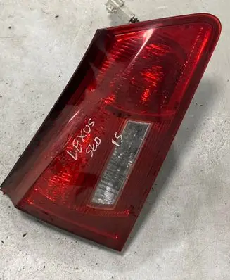 Lexus IS 220D-250-350 Tailgate rear/tail lights W16W KL09