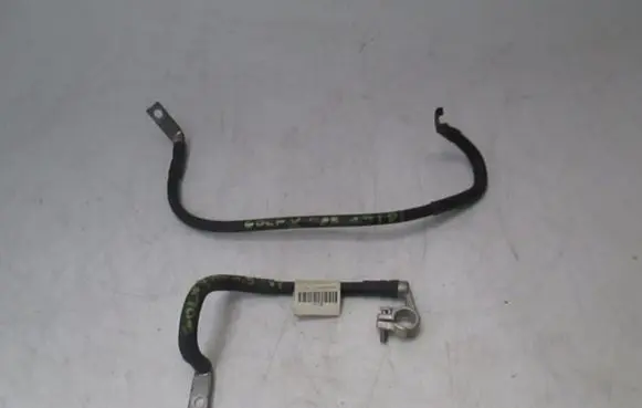Volkswagen Golf V Positive cable (battery)