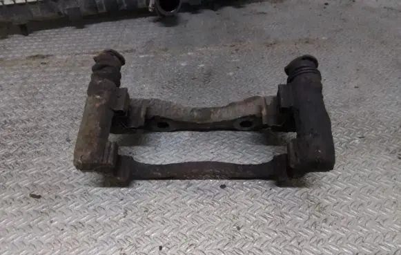 Citroen C4 I Front Brake Caliper Pad/Carrier 