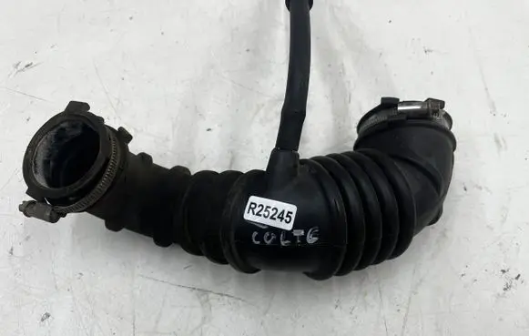 Mitsubishi Colt Air intake hose/pipe MN135108