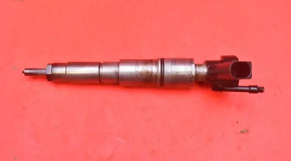 BMW 7 E65 E66 Fuel injector 7792721