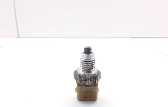 BMW 5 E39 Reversing light switch sensor 7506637
