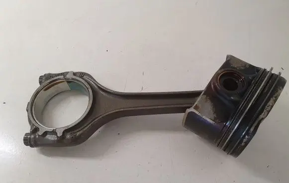 Audi Q2 - Piston with connecting rod 04C107065AM 0752KA