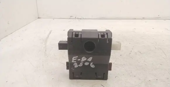 BMW 3 E90 E91 Antenna control unit 920039001 6934648 10819610