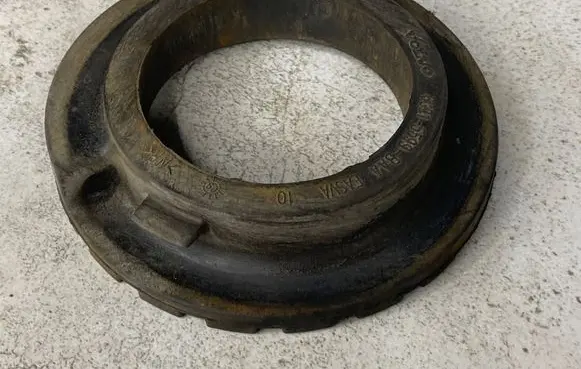Ford Mondeo MK IV Rear coil spring rubber mount 6G915599BAA
