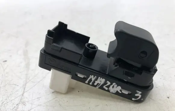 Mazda 3 III Electric window control switch KD3566370