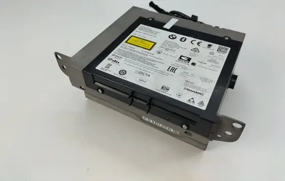 Radio/CD/DVD/GPS head unit