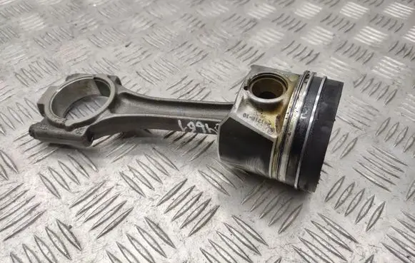 Volkswagen PASSAT B8 Piston with connecting rod