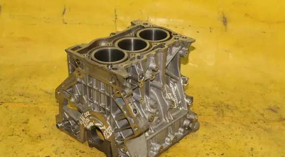 Volkswagen Golf VII Engine block 