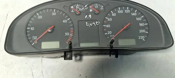 Volkswagen PASSAT B5 Speedometer (instrument cluster) 3B0919861K 110008793