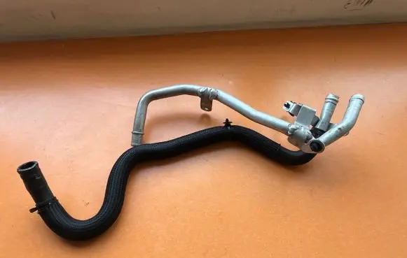 Land Rover Discovery Sport Engine coolant pipe/hose G4D35H370BD