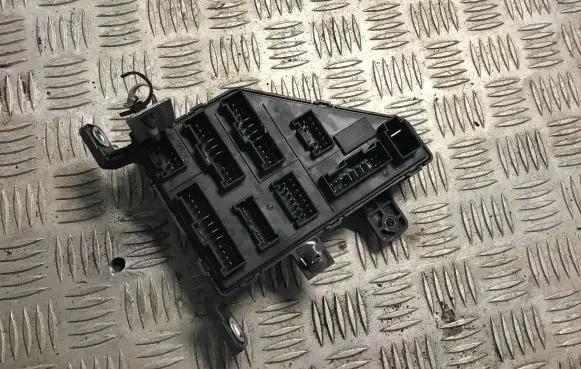 KIA Sportage Fuse module