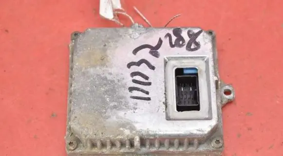 Mazda 6 Voltage converter/converter module 1307329086