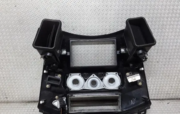 Mitsubishi Grandis Climate control/heater control trim MN157315
