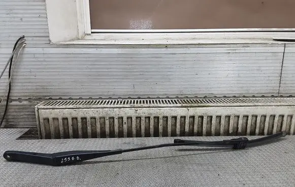 Ford Focus Windshield/front glass wiper blade 4M5117526CC