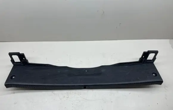 Trunk/boot sill cover protection