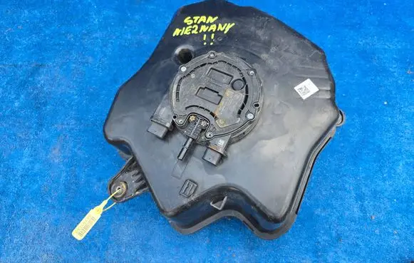 BMW 5 G30 G31 G38 AdBlue liquid reservoir 7391919 7418879