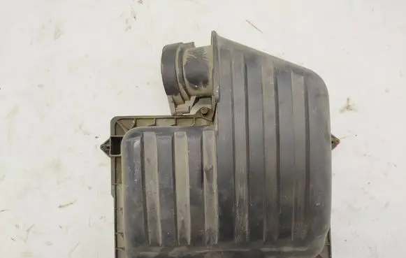 Ford Galaxy Air filter box cover YM2X9600TE 7M3129607