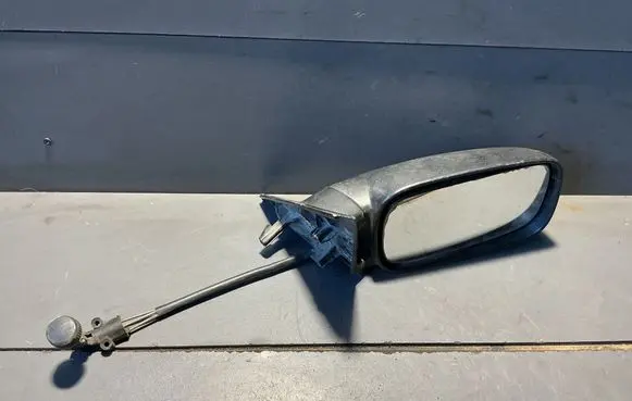 Volkswagen PASSAT B4 Front door electric wing mirror E10017273