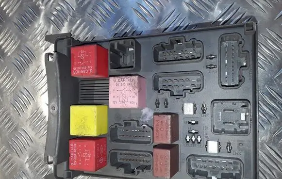 Renault Espace - Grand espace IV Comfort/convenience module 8200004201E 8200283812A 518832010