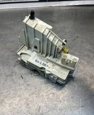 Mercedes-Benz ML W164 Rear door lock A1697302135