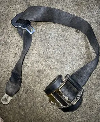 BMW 5 E34 Front seatbelt buckle 8120351