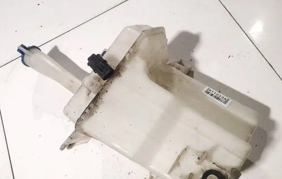 KIA Ceed Windshield washer fluid reservoir/tank 986101H101