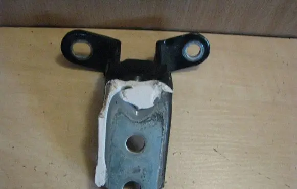 KIA Ceed Rear door lower hinge 793102E000