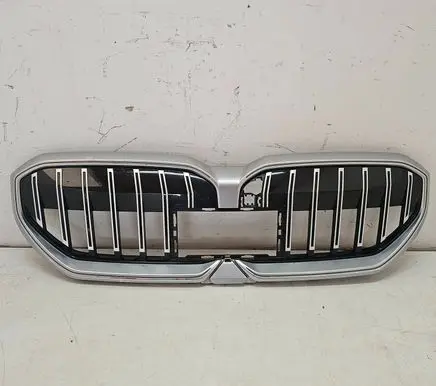 BMW 5 G60 G61 Front bumper upper radiator grill 5A185A7