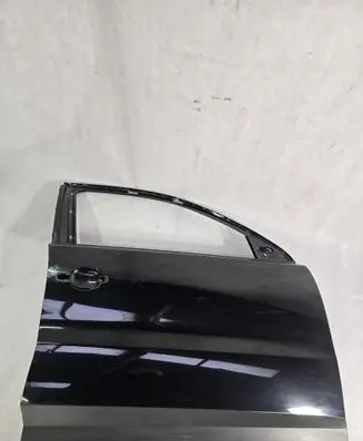 Volkswagen Tiguan Front door 5N0831312