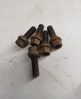 Volkswagen Transporter - Caravelle T4 Nuts/bolts 