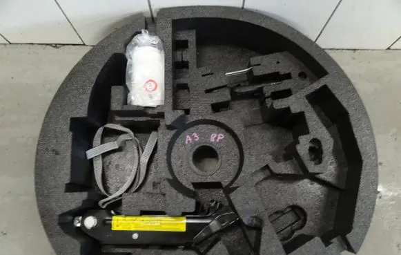 Audi A3 S3 8P Tool box 8P0012109G