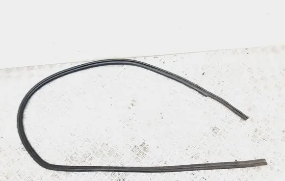 Lexus CT 200H Front door rubber seal