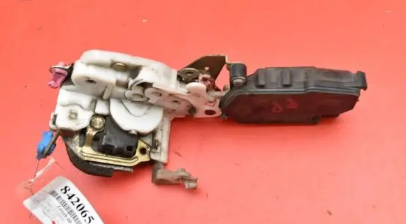 Subaru Forester SF Front door lock