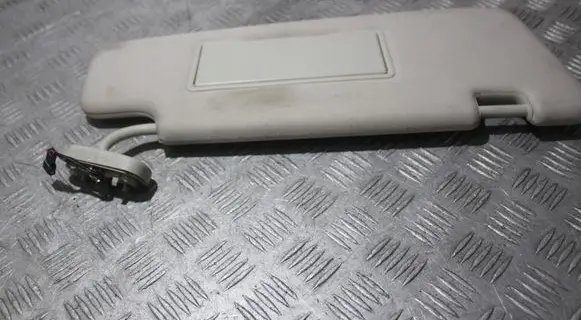 Land Rover Discovery 4 - LR4 Sun visor