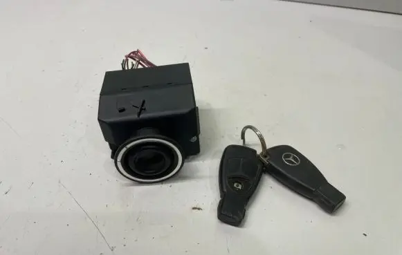 Mercedes-Benz C W203 Ignition lock 2095450908