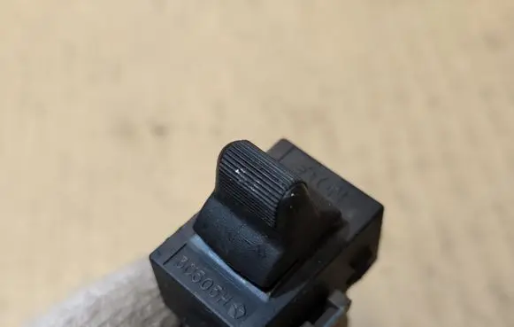 Chrysler Grand Voyager II Electric window control switch 30505H