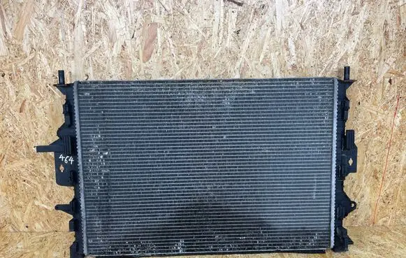 Volvo V40 Coolant radiator 31319065