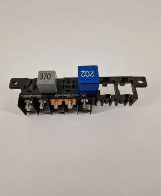 Audi A6 S6 C5 4B Fuse module 8L0941822A