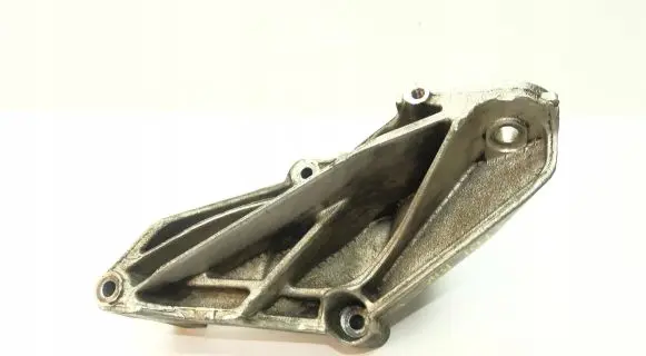 Volkswagen Touareg I Engine mounting bracket 070199307A