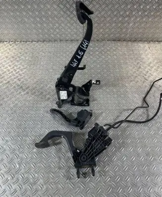 Mercedes-Benz Vito Viano W447 Pedal assembly A4472900001