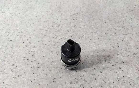 Mercedes-Benz GLC C253 Oil pressure sensor A654180011516 A6541800115