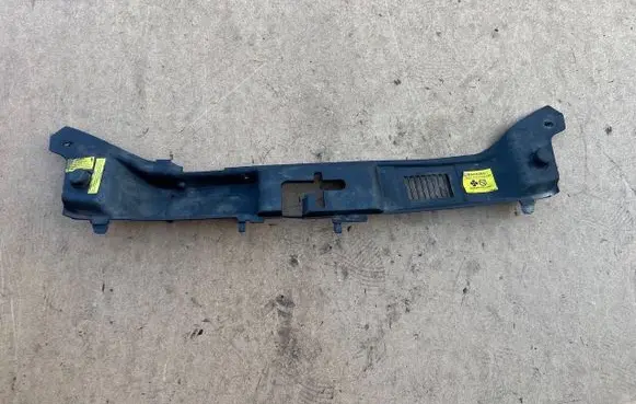Volvo V50 Radiator trim 30716338 M0N7A 30716339