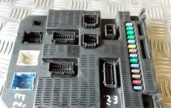 Peugeot 207 Comfort/convenience module 9659285580 BSI2004P0800