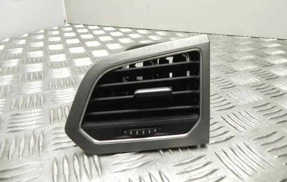 Rear air vent grill